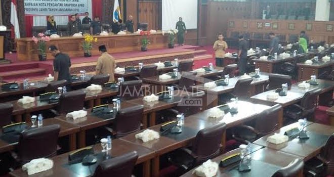 Suasana sidang paripurna DPRD Provinsi Jambi.