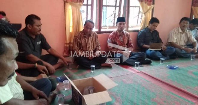 Calon Wakil Gubernur (Cawagub) Edi Purwanto saat mengunjungi Desa Serdang Jaya, Kecamatan Betara Kabupaten Tanjab Barat.