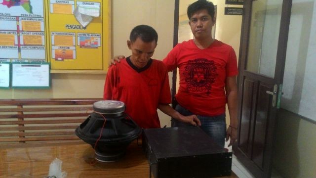 Tersangka M Rasid saat diamankan polisi