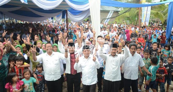 Pelantikan tim pemenangan Zola - Fachrori di Kecamatan Kuala Jambi yang dilantik langsung H Fachrori Umar.