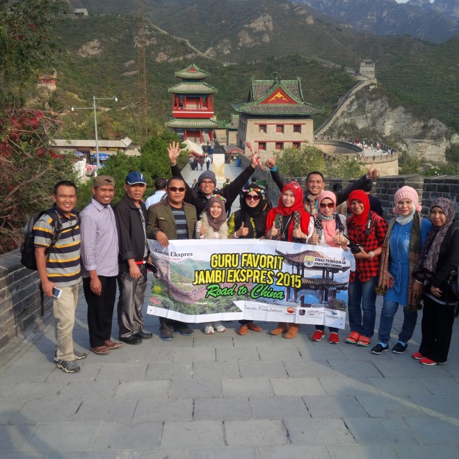 Rombongan guru favorit JE saat berada di great wall