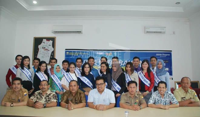 Finalis Putra Putri Bahari saat mengikuti pembekalan di Kantor Jambi Ekspres.