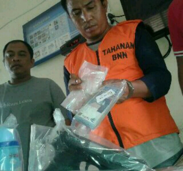 BNNP mengamankan seorang pengedar narkoba. Dalam melancarkan aksinya, ia mengaku sebagai wartawan.