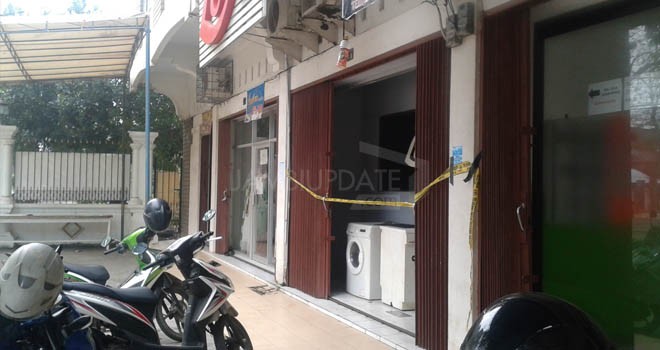 PT Luxindo, Kamis (29/10) sekitar pukul 04.00 WIB nyaris dibobol empat orang kawanan perampok.