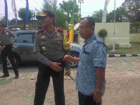 Kapolda bersama anggota KPU Provinsi Jambi Sanusi
