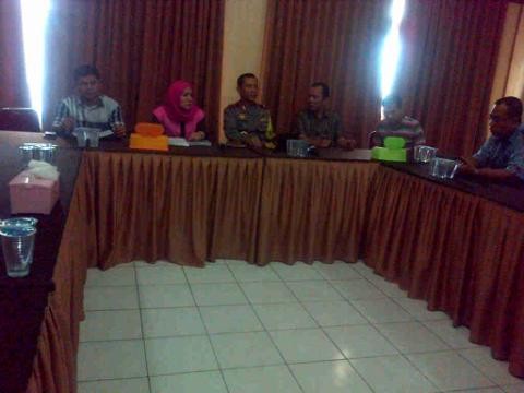 Kapolda Jambi saat mendatangi KPU Provinsi Jambi