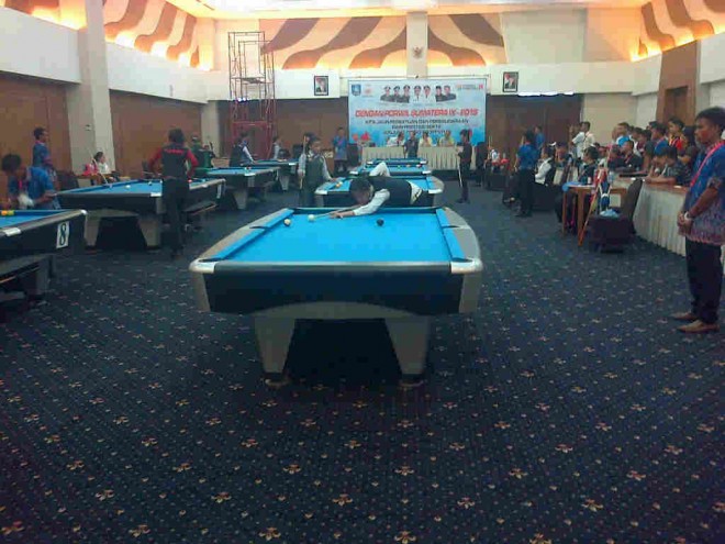 Junnainy yang turun di bola 9 harus terganjal  menuju partai pinal setelah kalah dari pebiliar tuan rumah, Shelly dengan skor 3-5.