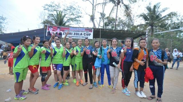 Turnamen bola volly Zola Cup yang dilaksanakan di desa Guruh Baru Kecamatan Mandiangin.