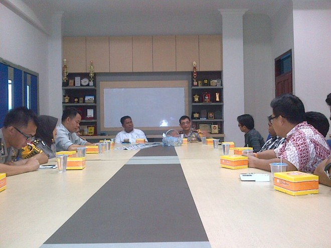 Suasana diskusi di Graha Pena Jambi Ekspres