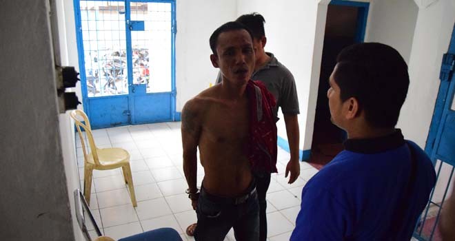 Jamret Saat Mau dibawa ke Polsek Jelutung dari Pos Lantas Simpang Pulai.