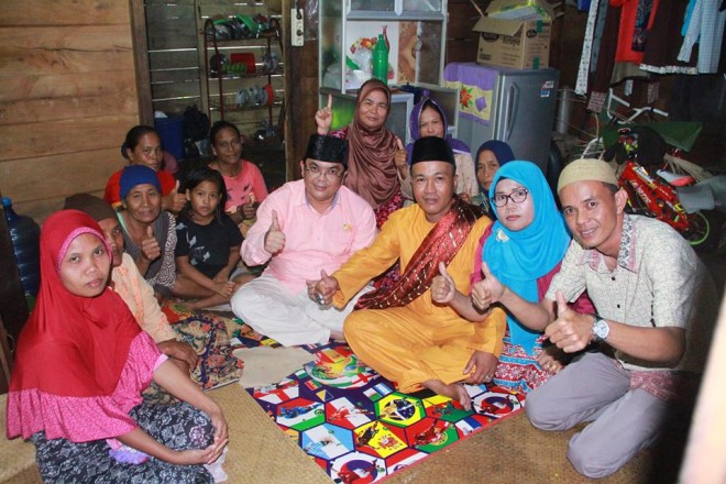 Ivan Wirata blusukan ke rumah warga. Keseriusa Ivan maju di Muaro Jambi mulai menuai simpati warga