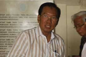 Alm Arifien Manap, mantan Wako Jambi dua periode