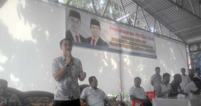 Calon Gubernur Jambi Zumi Zola saat bersilaturrahmi dengan masyarakat dan para saksi Zola-Fachrori di Desa Suka Makmur Kecamatan Sungai Bahar.
