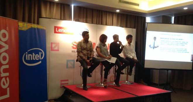 Peluncuran Program Lenovo â€˜Siap Majuâ€™ oleh President Director Lenovo Indonesia,Rajesh Thadani bersama   