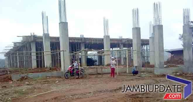Proyek pembangunan kompleks perkantoran di Bukit Tengah, Kecamatan Siulak, Kabupaten Kerinci.