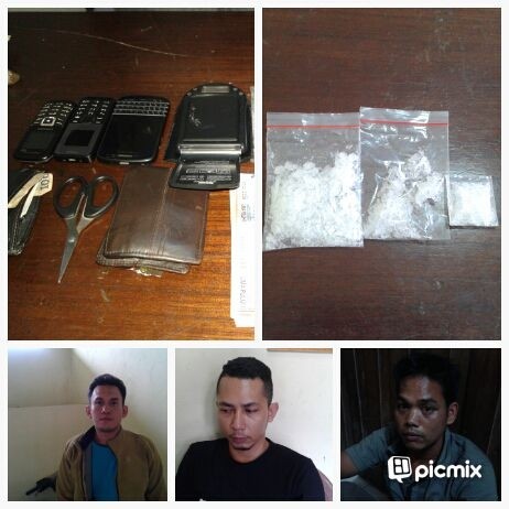 Tiga tersangka kasus Narkoban di Tungkal Ulu bersama barang bukti yang diamankan polisi