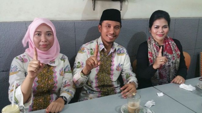 Puti Guntur Soekarno bersama Ketua DPD PDIP Provinsi Jambi Edi Purwanto dan istri Sabtu (5/12)