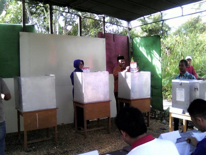 Amir Sakib dan istri