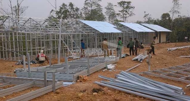 Pembangunan perumahan untuk Suku Anak Dalam (SAD) di Desa Seberang Kungkai, Kabupaten Merangin.