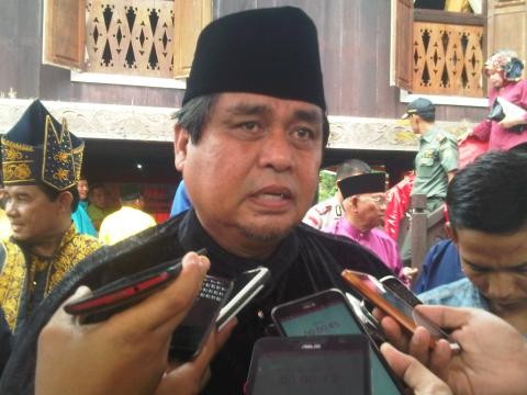 HBA saat menjawab pertanyaan wartawan di Sarolangun