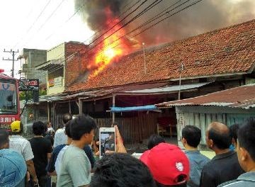 Kebakaran di Kasang Jambi timur sore ini (22/12)