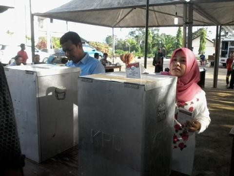 Cabup Tanjabtim terpilih Romy Haryanto saat mencoblos 9 Desember lalu