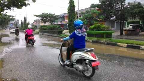 Genangan air di Jalinsum Sarolangun