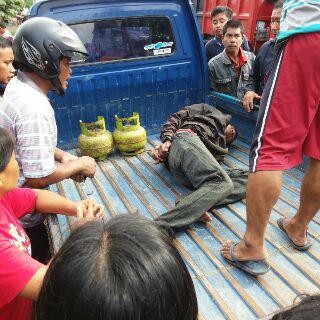 Pelaku pencurian tabung gas babak belur dihajar massa di Sridadi Senin (28/12)