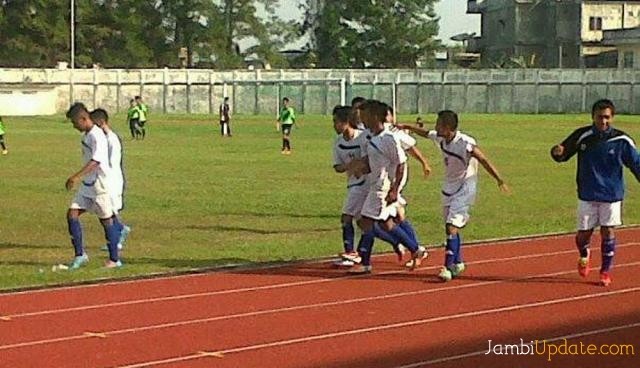 Salah satu pertandingan di Gubernur Cup tahun 2014 lalu. F/DOK/JU