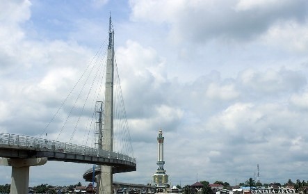 Jembatan Pdestrian dan Menara Gentala Arasy