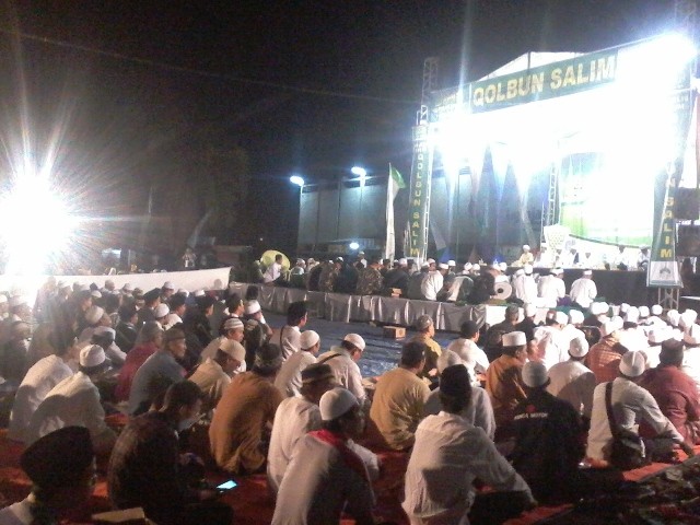 Majelis zikir Wa Taqlim Qolbun Salim menggela Zikir malam tahun baru di KONI Jambi malam ini (31/12)