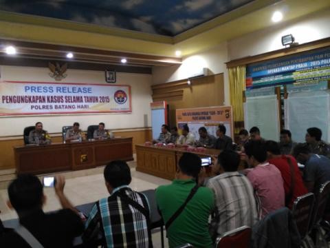 Jumpa pers di Mapolres Batanghari siang ini (31/12)