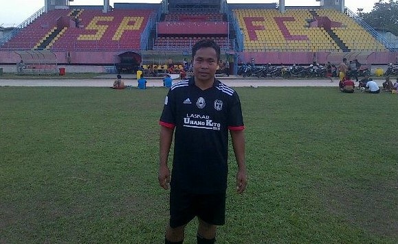 Pelatih PS Kerinci Robet Efrika