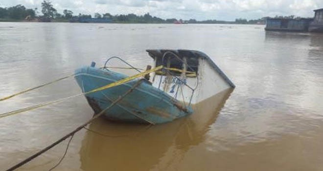 Tug Boat Kurnia, Senin (4/1) sekitar pukul 08.00 WIB tenggelam di PT KT Talang Duku. 