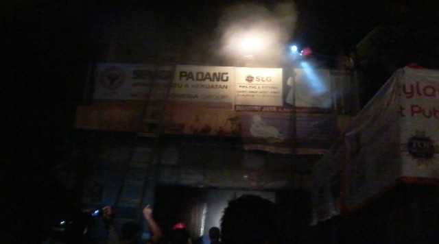 Toko bangunan di Jambi Selatan terbakar dini hari ini (9/1)