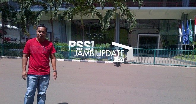 Pelatih PS Kerinci Robet Efrika