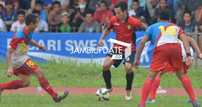 Tanjab Barat saat berhadapan dengan Bungo