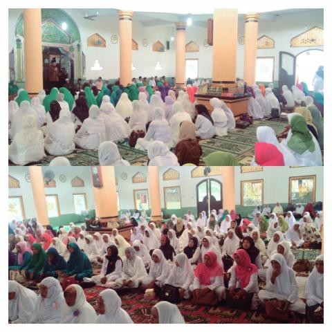 IW menghadiri undangan BKMT di Penyengat Olak Kecamatan Jaluko