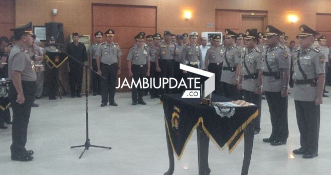 Kapolda Jambi, Brigjen Pol Musyafak, memimpin upacara Serah Terima Jabatan (Sertijab) dua pejabat utama Polda Jambi Pagi ini (21/1) 