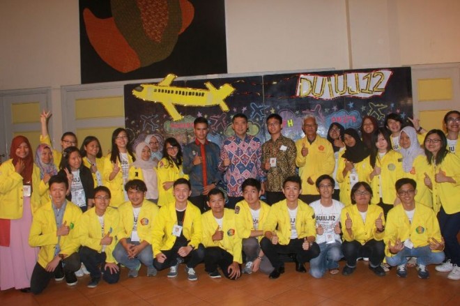 Walikota Jambi SY Fasha bersama anggota Himaja UI