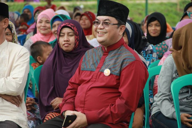 IW saat menghadiri undangan salah satu warga di Muaro Jambi beberapa waktu lalu