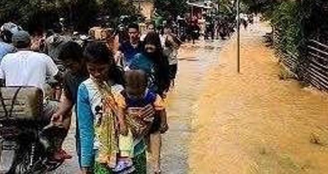 Banjir di dua desa di Kecamatan Limun.