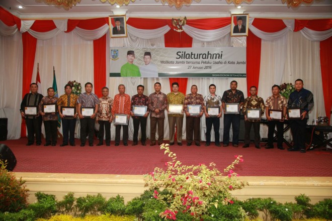 Walikota Jambi SY Fasha bersama pelaku usaha di Jambi 