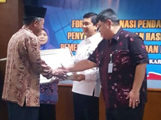 Wakil Walikota Jambi H Abdullan Sani menerima Evaluasi Akuntabilitas Kinerja Pemerintah dari Menpan-RB 