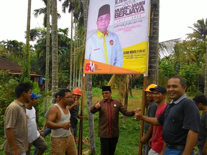 IW bersama tim Relawan di sala satu IW di Muaro Jambi