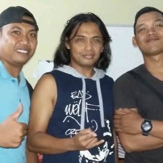 Sultan (tengah) usai didata di Sarolangun