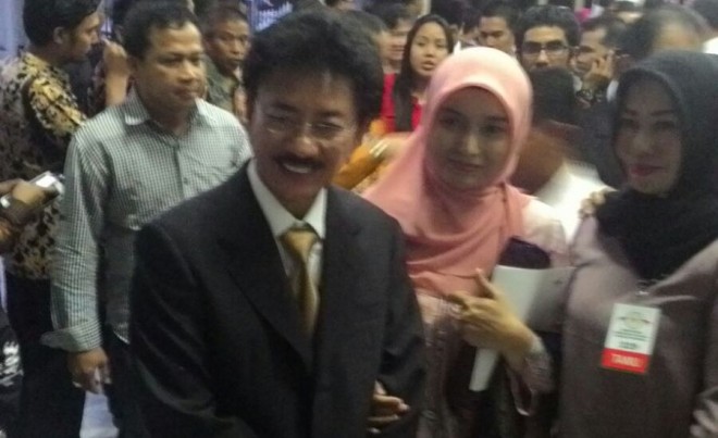 Zulkifli Nurdin dan Ratu Munawwaroh