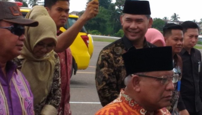 Wako Jambi SY Fasha ikut menyambut kedatangan Gubernur dan Wagub Jambi Zumi Zola dan Fachrori Umar