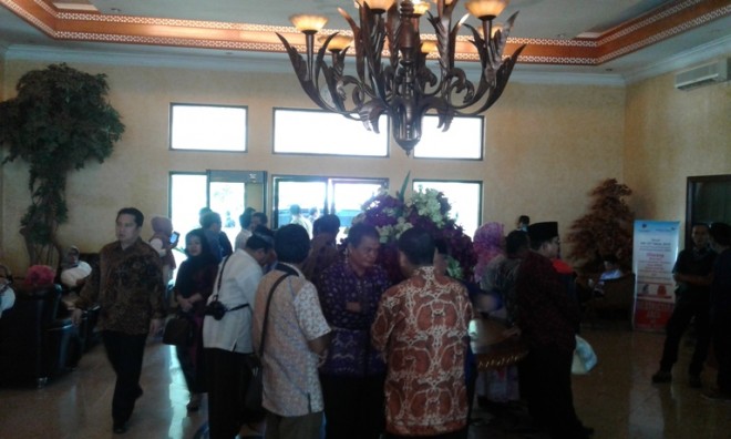 Suasana di VIP Bandara STS Jambi yang lama Minggu (14/2) sebelum kedatangan gubernur Jambi