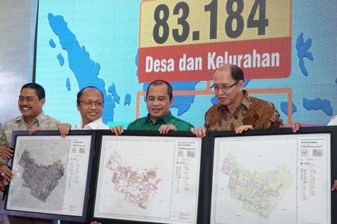 Peluncuran Peta Desa, di kantor Kementerian Desa, Pembangunan Daerah Tertinggal dan Transmigrasi, Jakarta, Selasa (16/2).